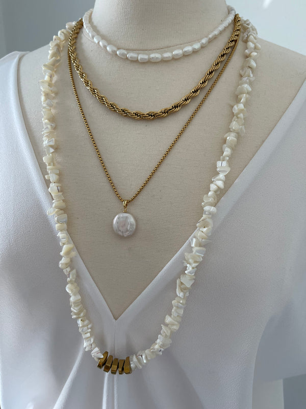 Vella Necklace