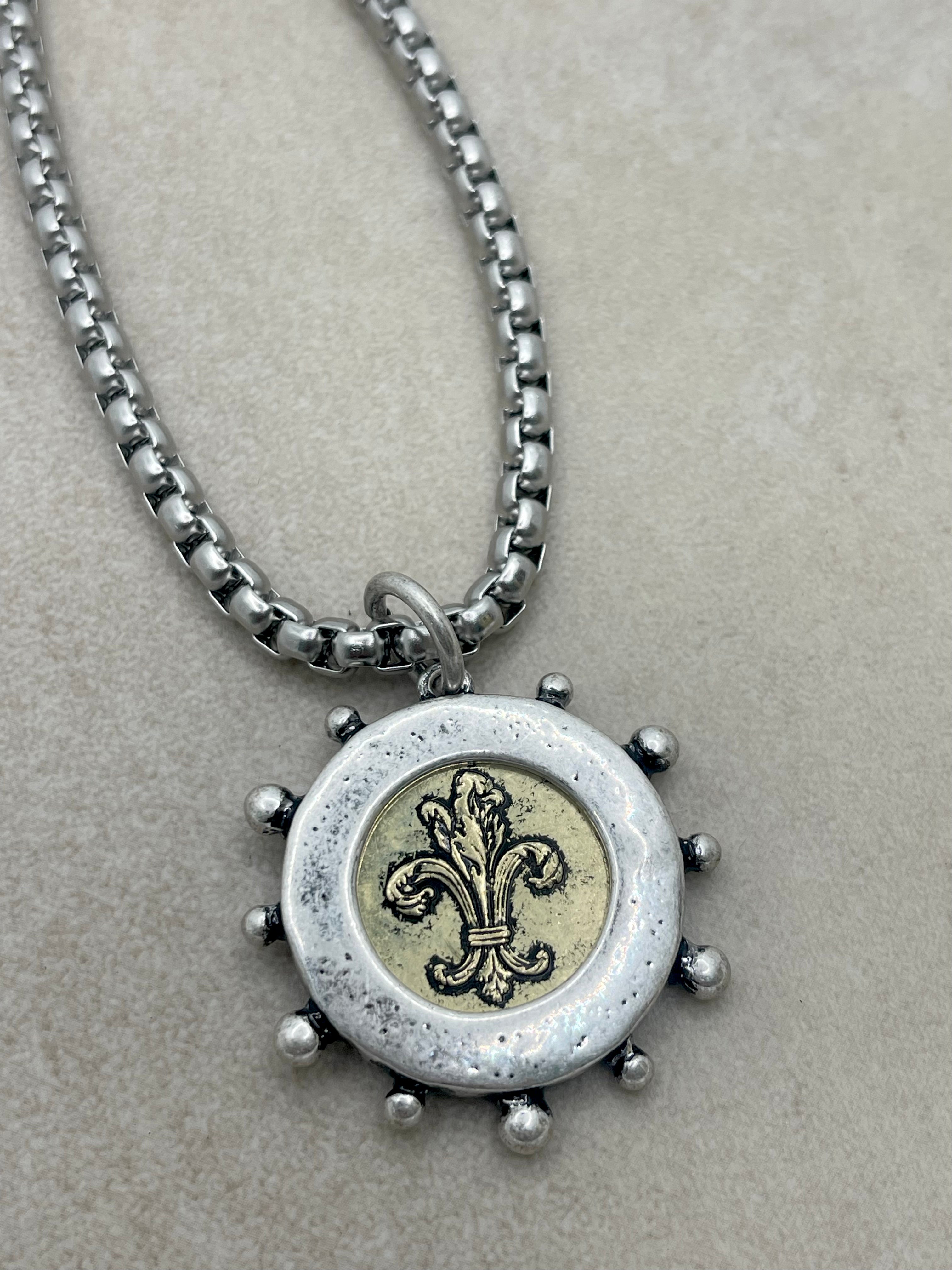L'abeille Medallion Necklace