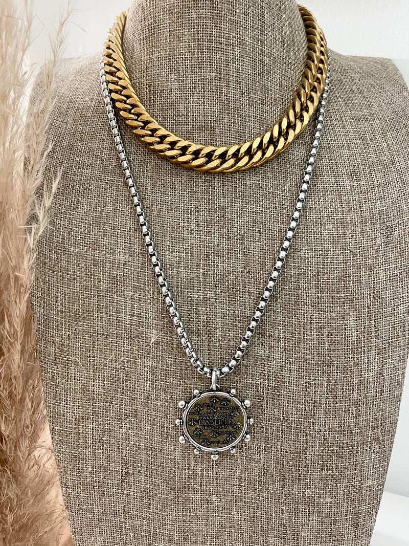 L'abeille Medallion Necklace
